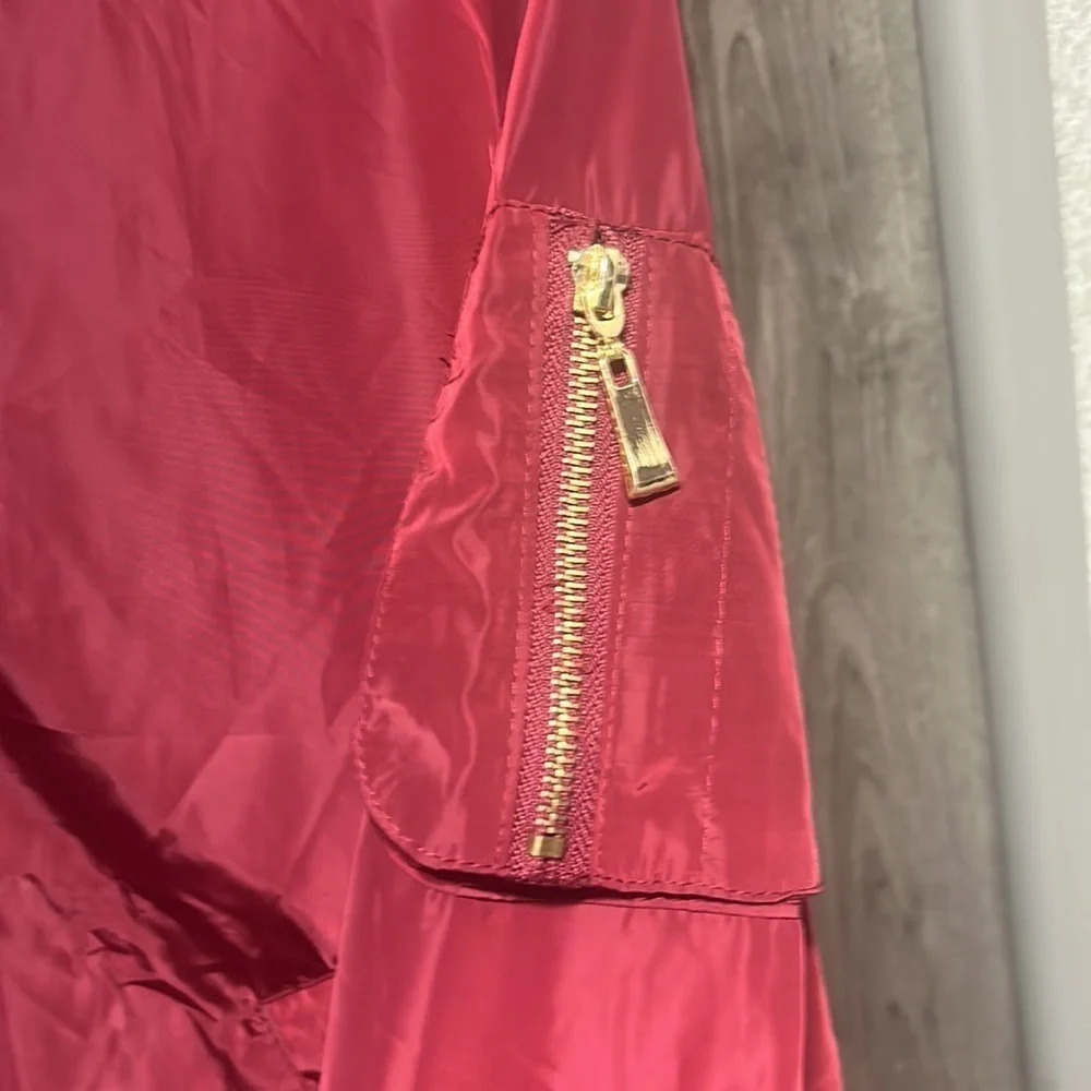 ACTIVE USA Women’s Red Metallic Satin Zip Front Bomber Jacket Medium - Picture 3 of 5